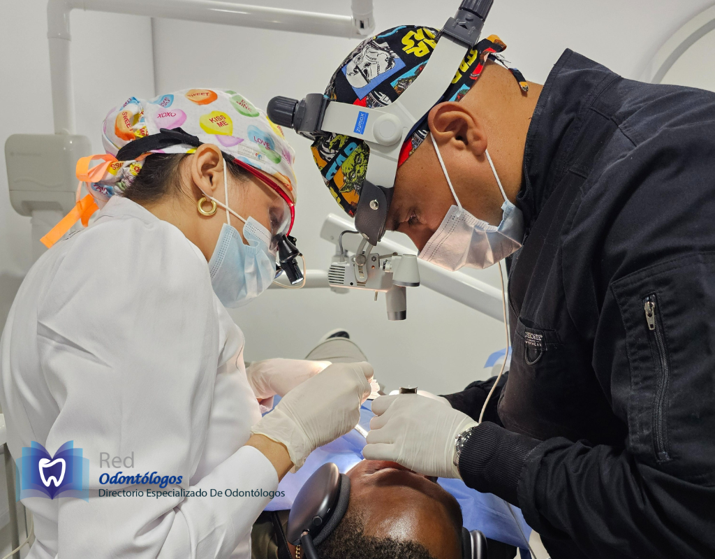 Dr. Luis galeano Periodoncia